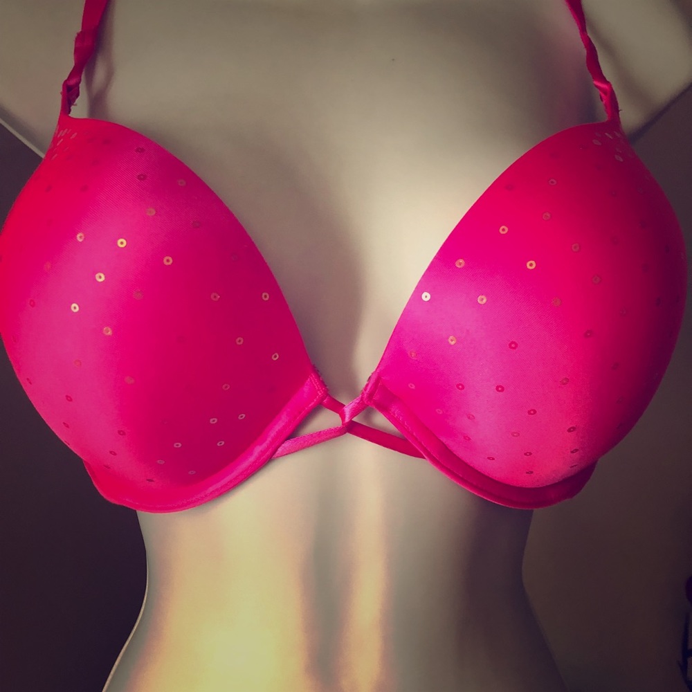 Bright pink Victoria’s Secret Bra Size 36D